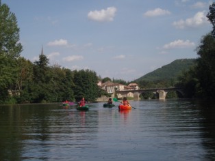 canoe dans les gorges de l'Aveyron Office de tourisme
